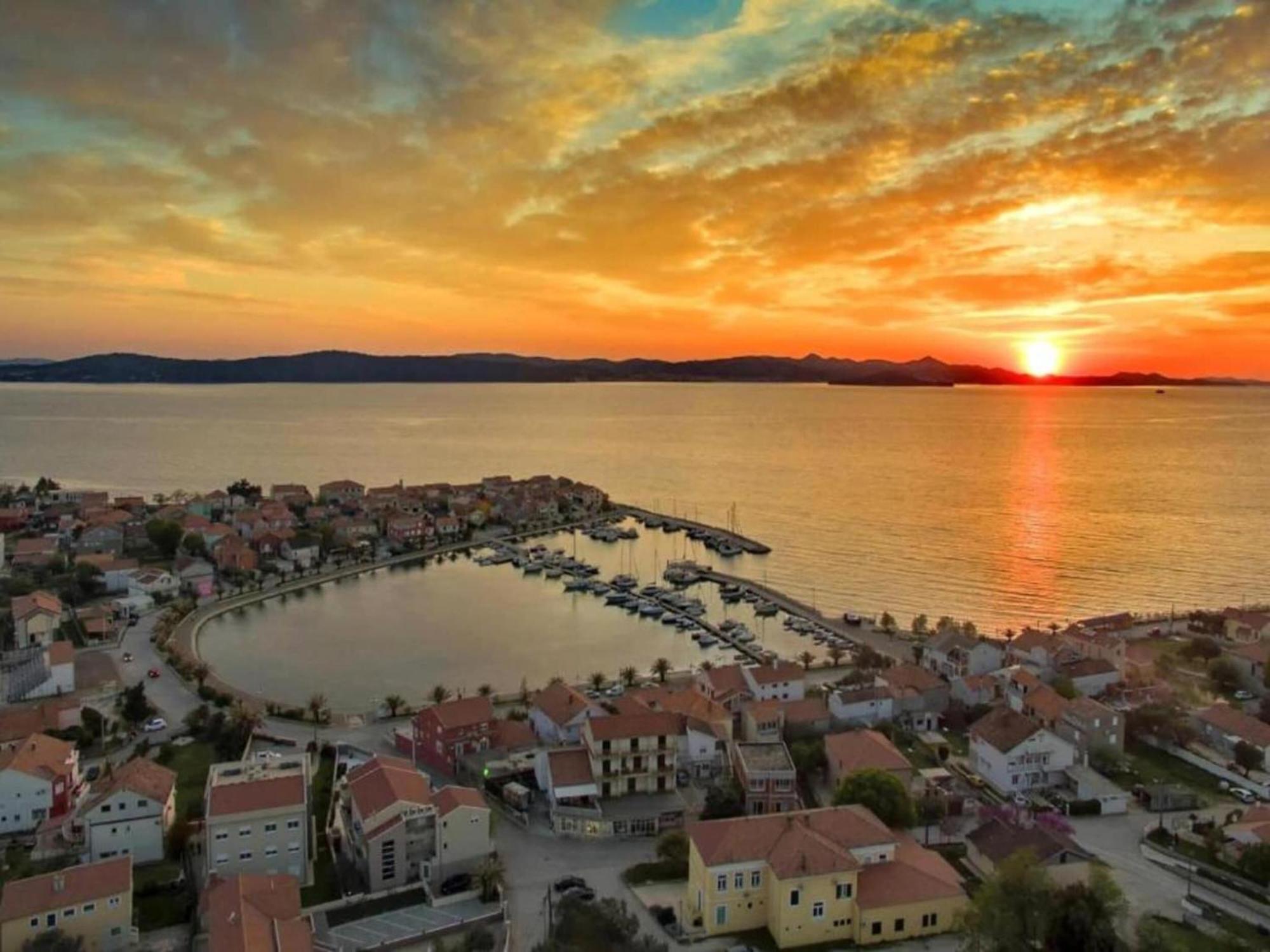 Scenic Holiday Home In Bibinje Near Sea Extérieur photo
