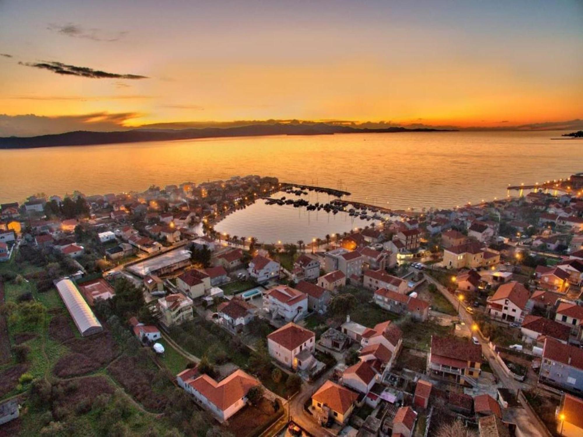 Scenic Holiday Home In Bibinje Near Sea Extérieur photo